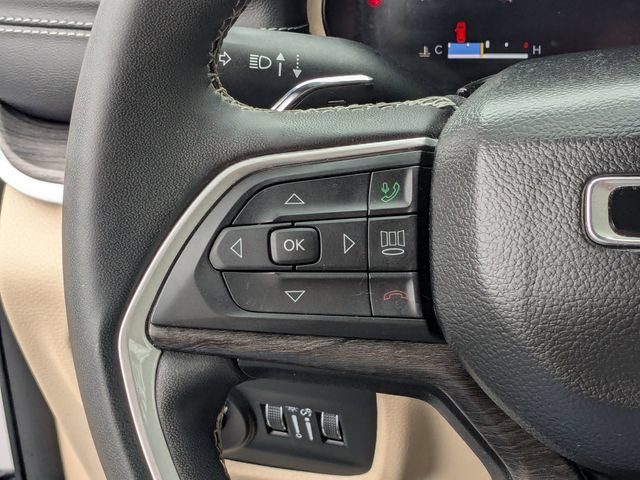 Used 2023 Jeep Grand Cherokee Limited AWD/4WD image 15