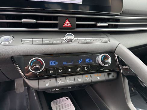 New 2026 Hyundai Elantra Limited FWD image 27