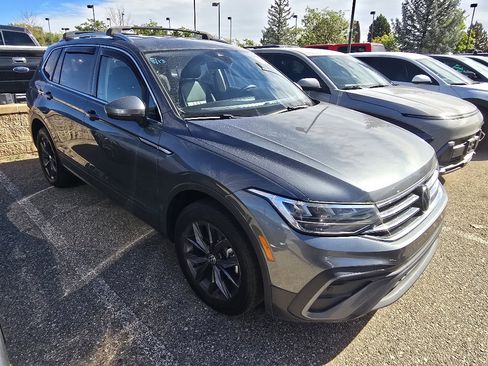 Used 2023 Volkswagen Tiguan SE FWD image 19