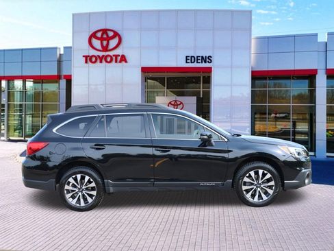 Used 2017 Subaru Outback 2.5i Limited AWD/4WD image 2