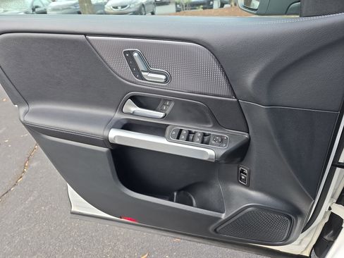 Certified 2023 Mercedes-Benz GLB 250 image 25