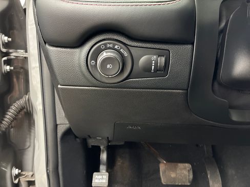 Used 2021 Dodge Durango R/T w/ Technology Group AWD/4WD image 19