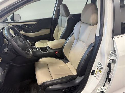 Used 2025 Subaru Outback Limited image 11