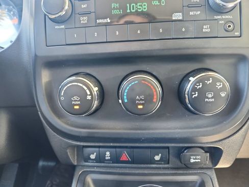 Used 2016 Jeep Patriot High Altitude FWD image 17