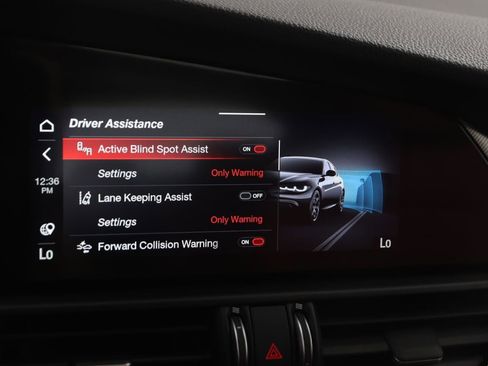 Used 2024 Alfa Romeo Giulia Veloce image 40