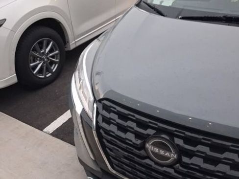 Used 2023 Nissan Kicks SV FWD image 12