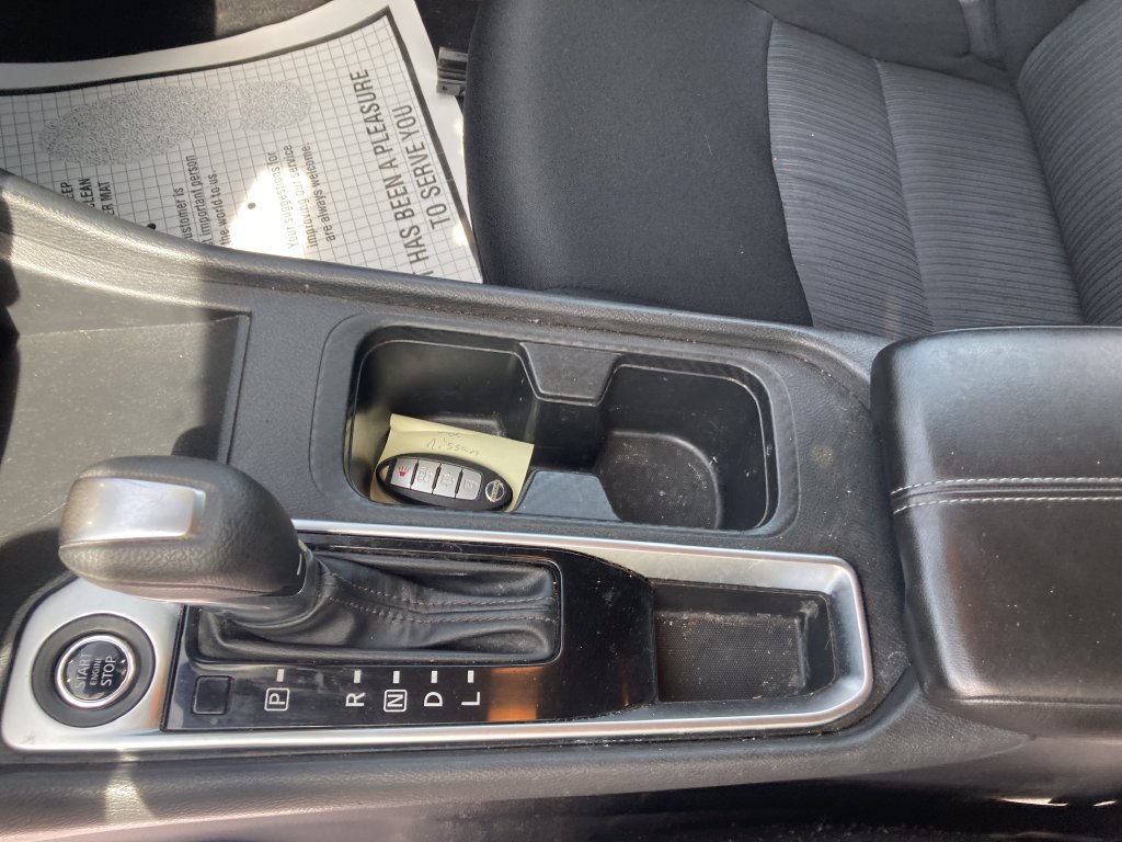 Used 2022 Nissan Sentra SV FWD image 33