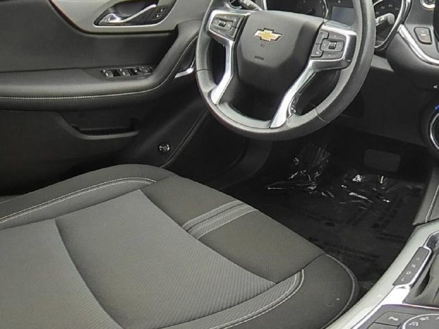 Used 2024 Chevrolet Blazer LT w/ Convenience Package FWD image 25