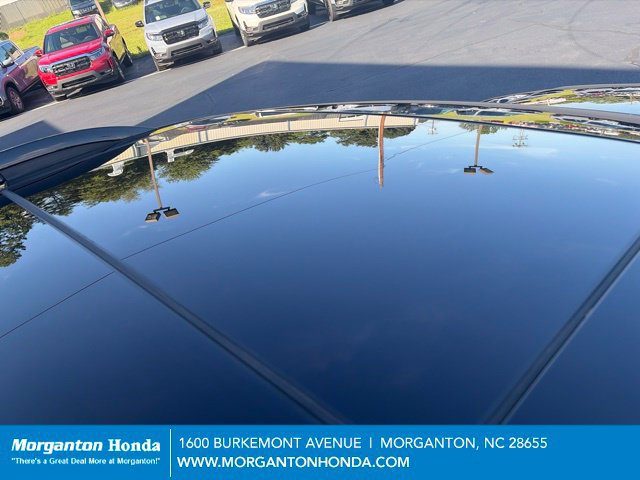 Used 2025 Honda Pilot Touring image 12
