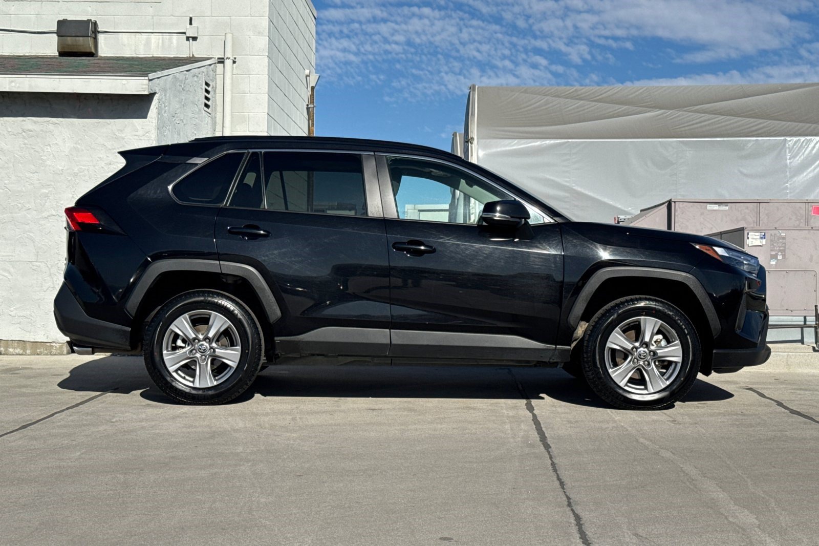 Used 2025 Toyota RAV4 XLE w/ Convenience Package AWD/4WD image 8
