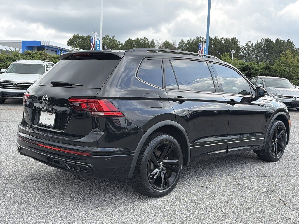 Used 2023 Volkswagen Tiguan SE R-Line FWD image 24