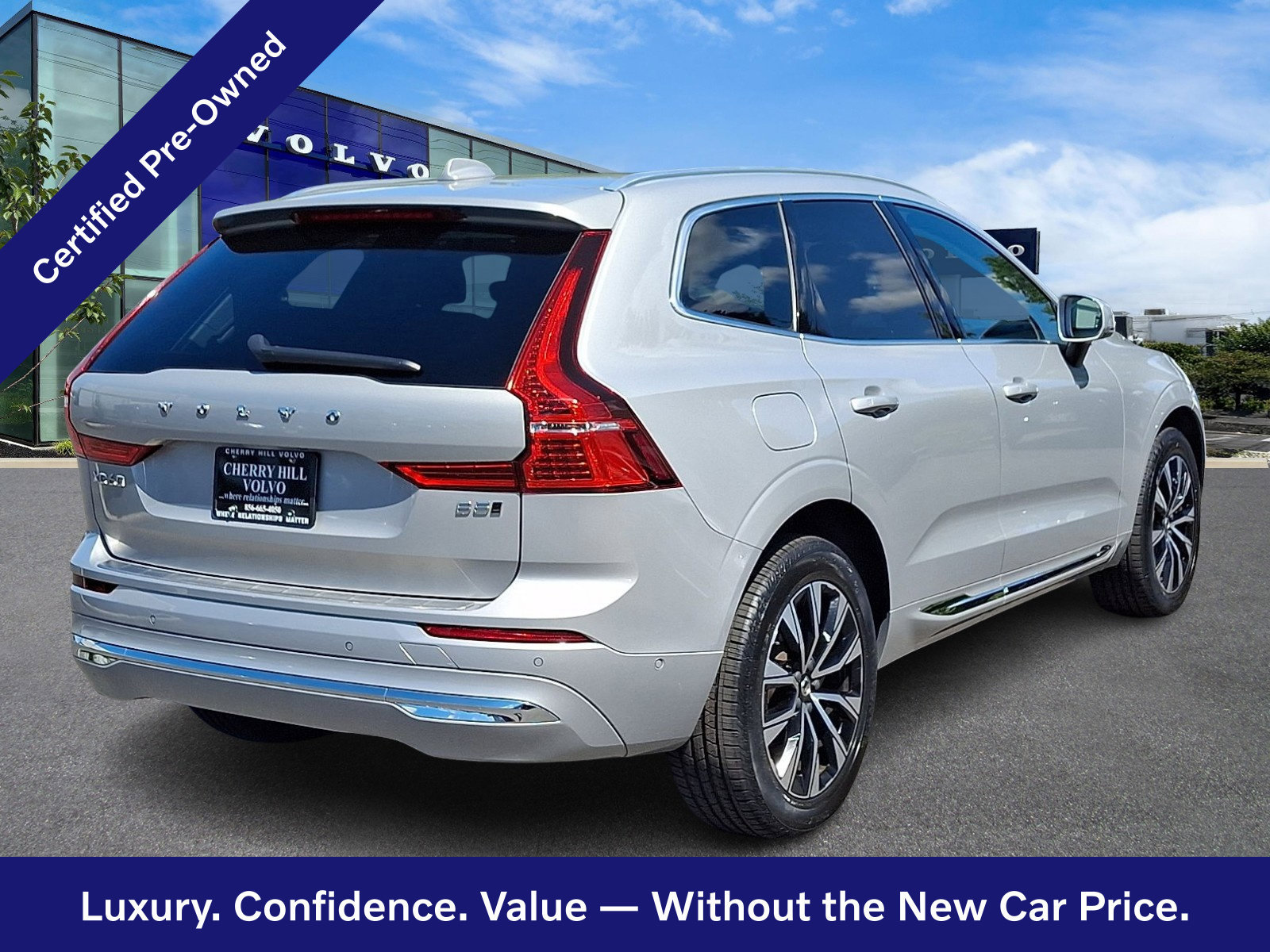 Certified 2023 Volvo XC60 B5 Plus w/ Climate Package AWD/4WD image 7