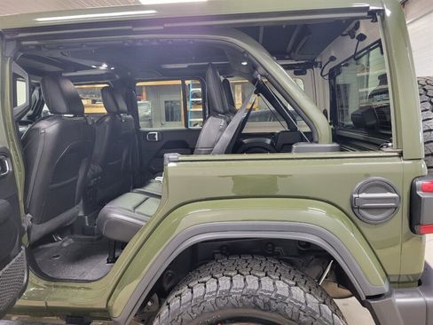 Used 2023 Jeep Wrangler Unlimited Sahara AWD/4WD image 82
