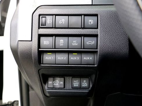 Used 2025 Toyota Tacoma Trailhunter image 20