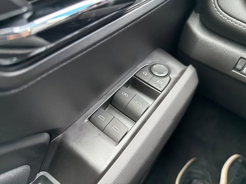 New 2024 Chevrolet Colorado LT w/ LT Convenience Package III image 32