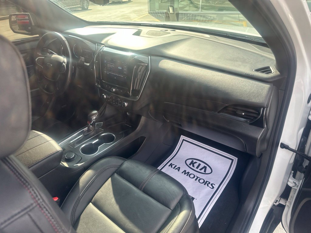 Used 2022 Chevrolet Traverse RS FWD image 34