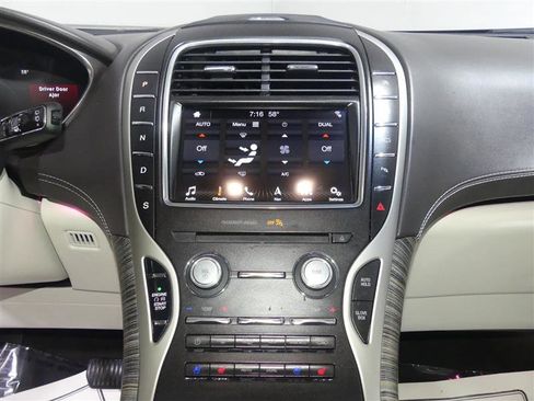 Used 2019 Lincoln Nautilus Black Label image 38