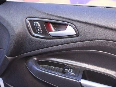 Used 2016 Ford C-MAX Energi SEL image 9