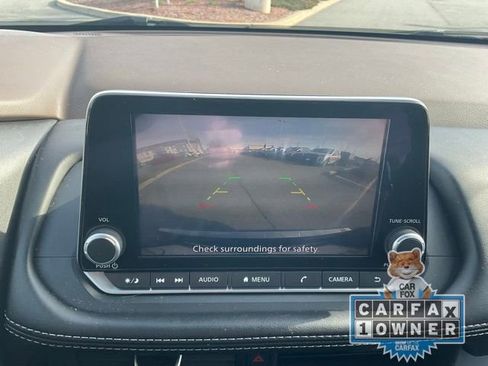 Used 2023 Nissan Rogue S AWD/4WD image 18