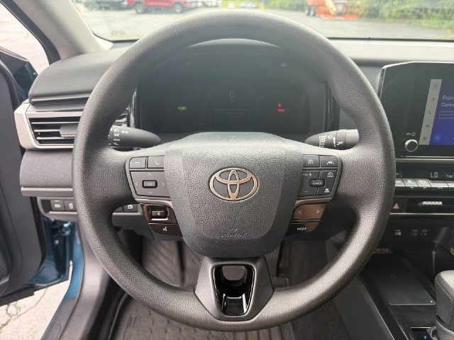 Used 2026 Toyota Camry LE FWD image 28