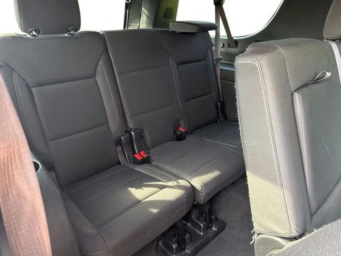Used 2023 Chevrolet Suburban LS AWD/4WD image 32