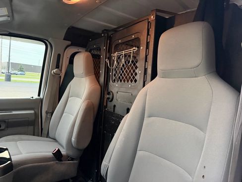 Used 2014 Ford E-150 and Econoline 150 Extended RWD image 16