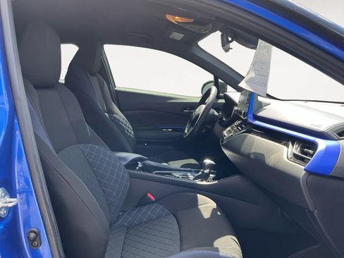 Used 2020 Toyota C-HR XLE FWD image 13