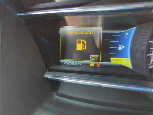 Used 2013 Lincoln MKS FWD image 44