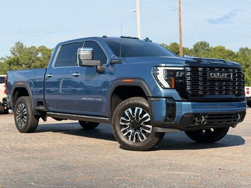 Used 2025 GMC Sierra 2500 Denali Ultimate AWD/4WD image 2