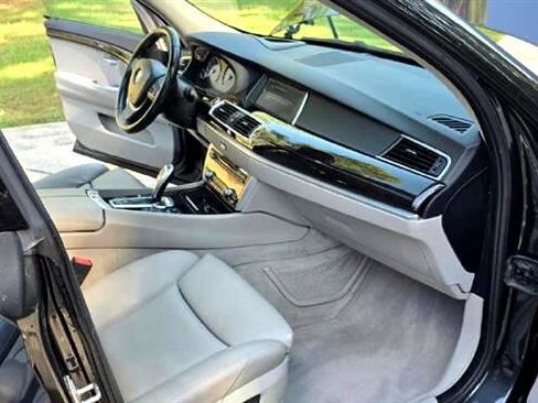 Used 2012 BMW 550i Gran Turismo w/ Driver Assistance Pkg image 11