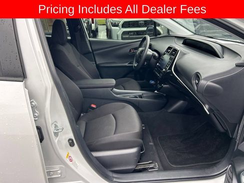 Used 2022 Toyota Prius LE FWD image 15