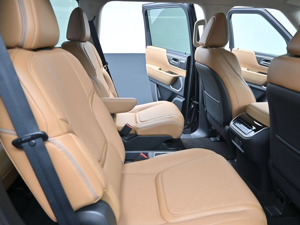 New 2026 INFINITI QX80 Luxe w/ Cargo Package AWD/4WD image 14