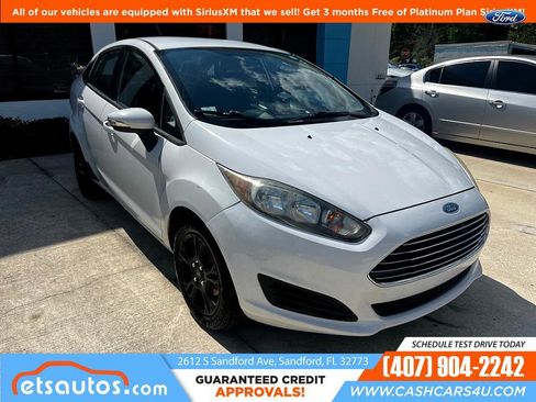 Used 2015 Ford Fiesta SE image 3