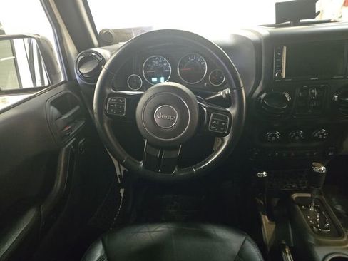 Used 2014 Jeep Wrangler Unlimited Sahara image 14