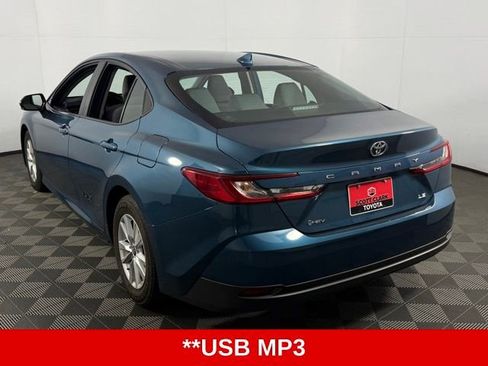 Used 2025 Toyota Camry LE image 6