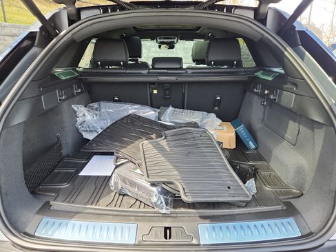 New 2026 Land Rover Range Rover Velar Dynamic SE image 13