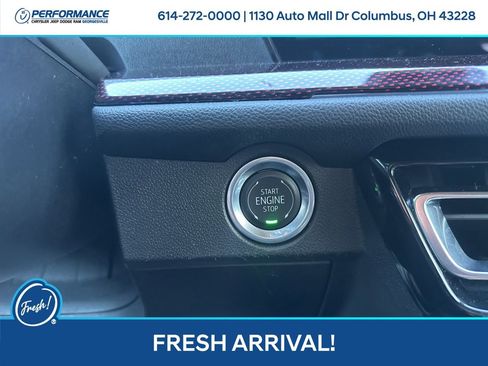 Used 2024 Chevrolet Traverse Z71 AWD/4WD image 21