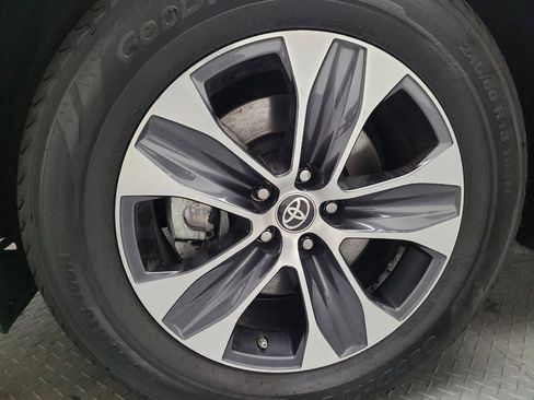 Used 2022 Toyota Highlander XLE image 31