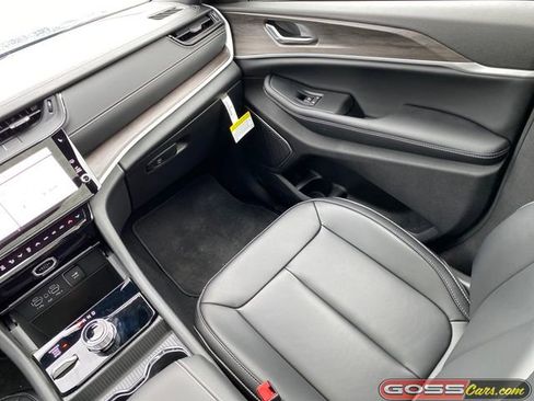 New 2026 Jeep Grand Cherokee Limited image 17