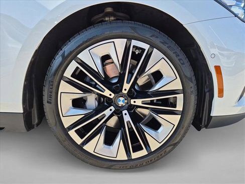 Certified 2024 BMW 530i w/ Premium Package RWD image 25