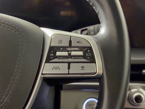 Used 2025 Kia Telluride S FWD image 19