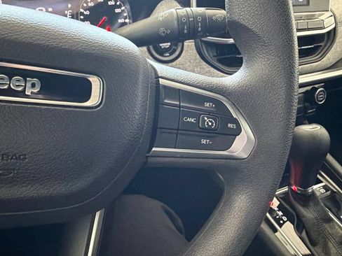Used 2025 Jeep Compass Sport AWD/4WD image 16