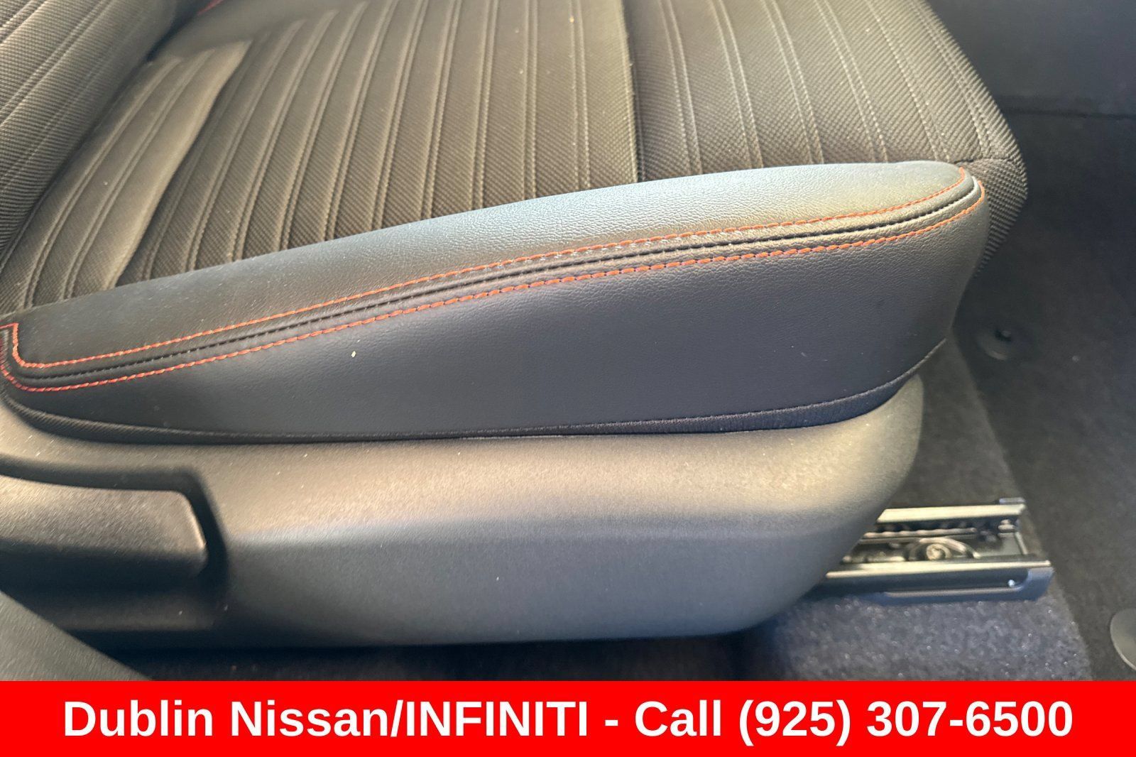 Used 2025 Nissan Rogue SV AWD/4WD image 24