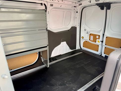 Used 2022 Ford Transit Connect XL FWD image 32