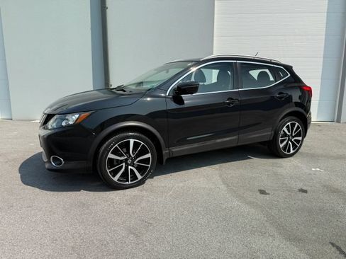 Used 2017 Nissan Rogue Sport SL w/ SL Premium Package AWD/4WD image 3