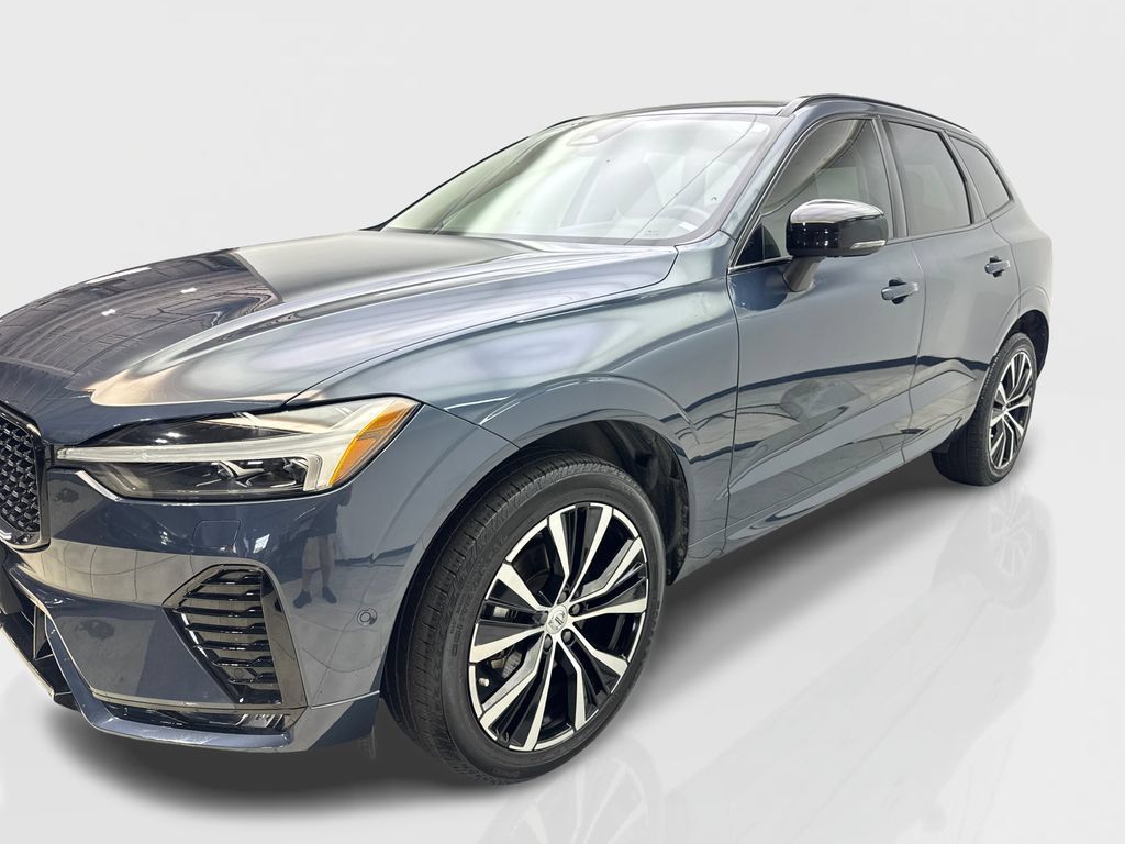 Used 2024 Volvo XC60 B5 Plus w/ Protection Package Premier AWD/4WD image 12
