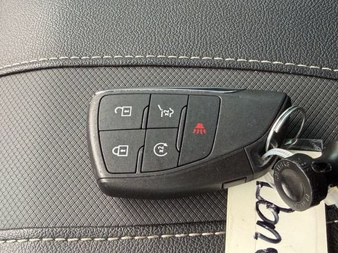 Used 2025 Chevrolet Traverse RS AWD/4WD image 26