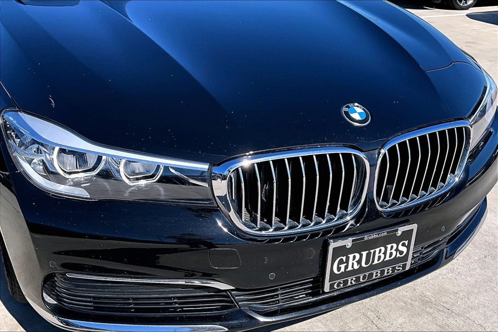 Used 2019 BMW 740i RWD image 32