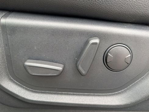 Used 2020 Ford F150 Lariat w/ Equipment Group 502A Luxury image 15