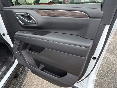 Used 2021 Chevrolet Tahoe Z71 w/ Luxury Package image 16